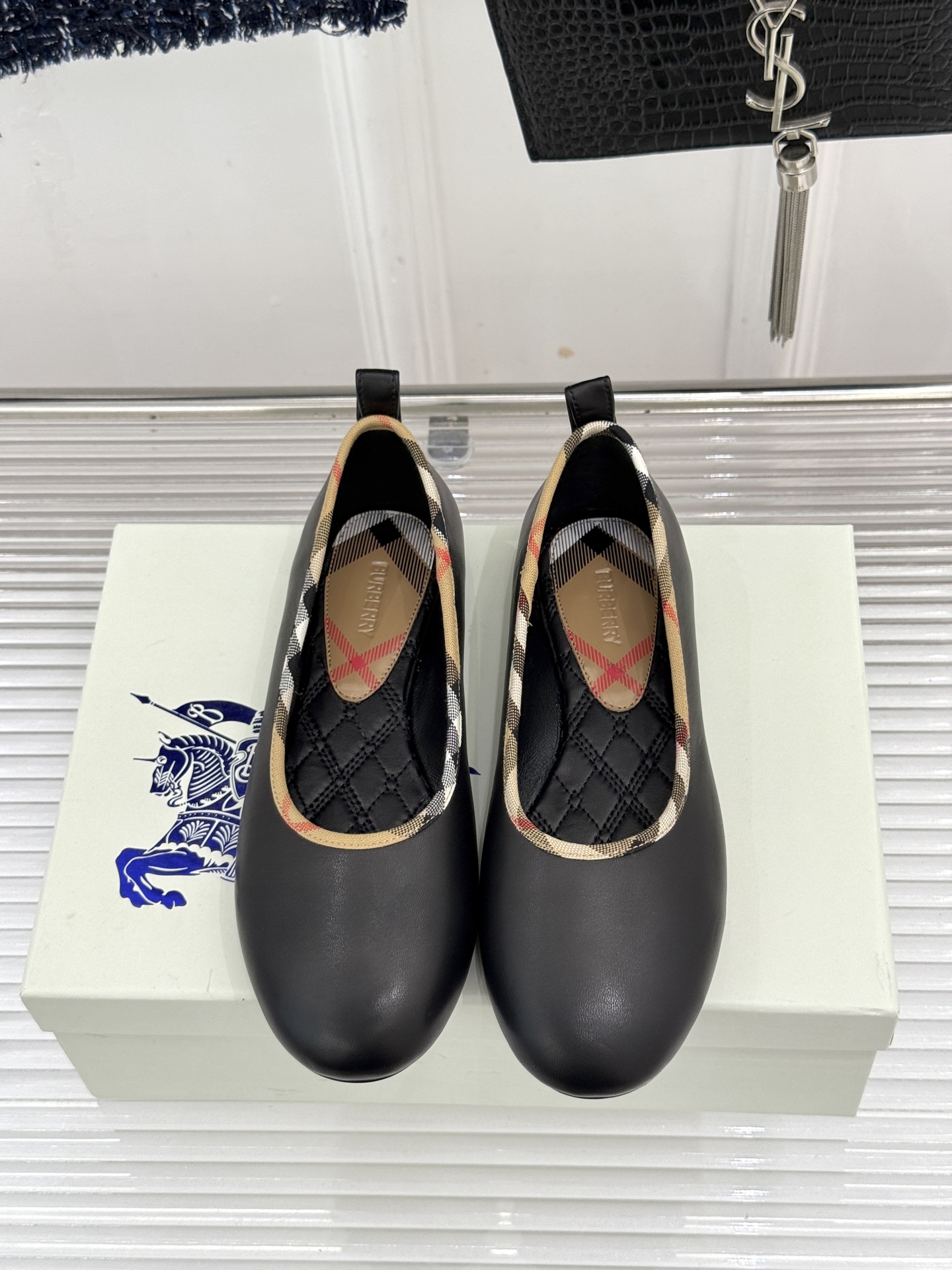 Burberry / 巴宝莉26WF新品 格纹平底芭蕾单舞鞋玛丽珍鞋 经典格纹铺陈老钱格调 芭蕾鞋型柔和衬脚 玛丽珍搭扣