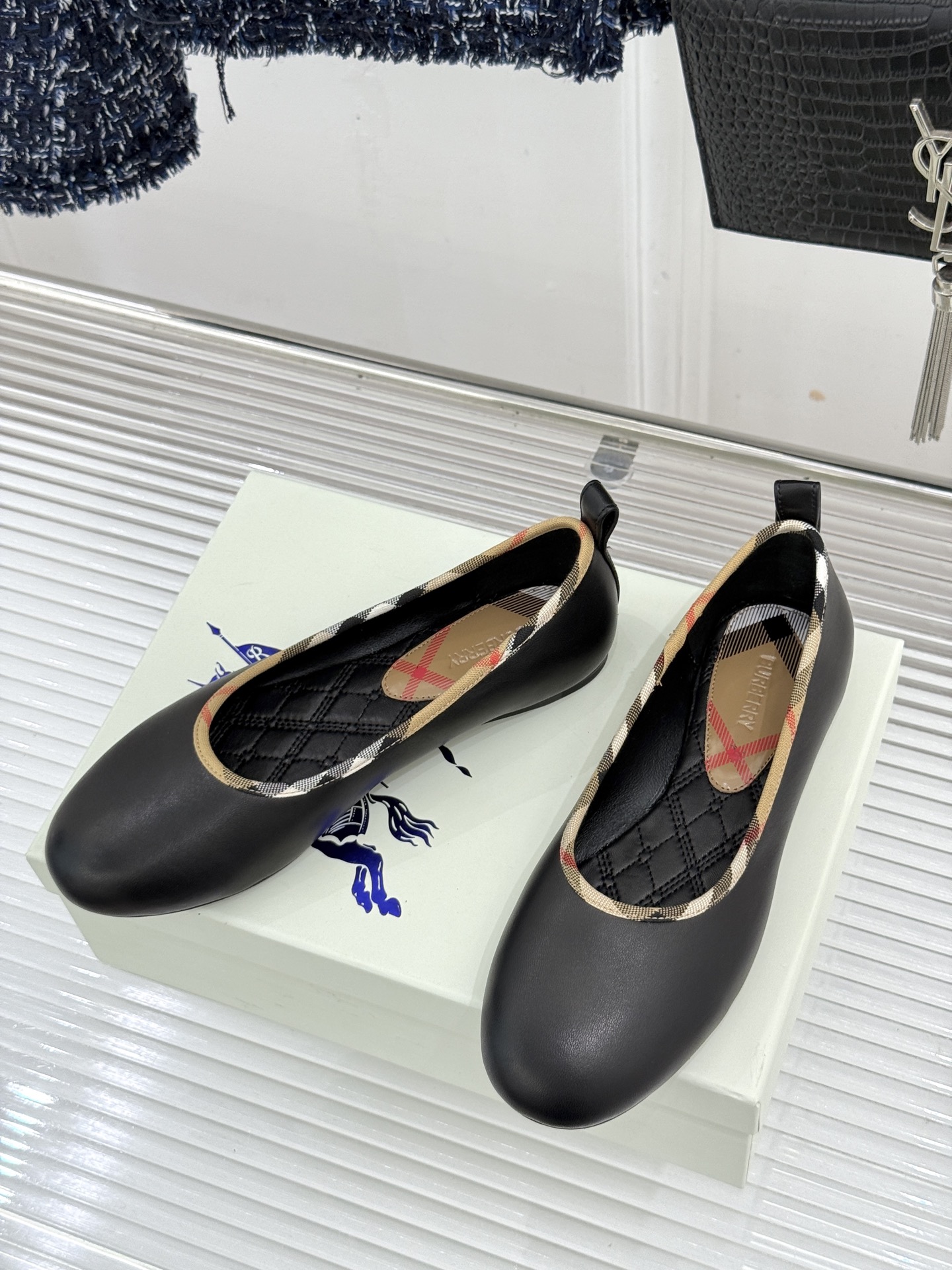 Burberry / 巴宝莉26WF新品 格纹平底芭蕾单舞鞋玛丽珍鞋 经典格纹铺陈老钱格调 芭蕾鞋型柔和衬脚 玛丽珍搭扣