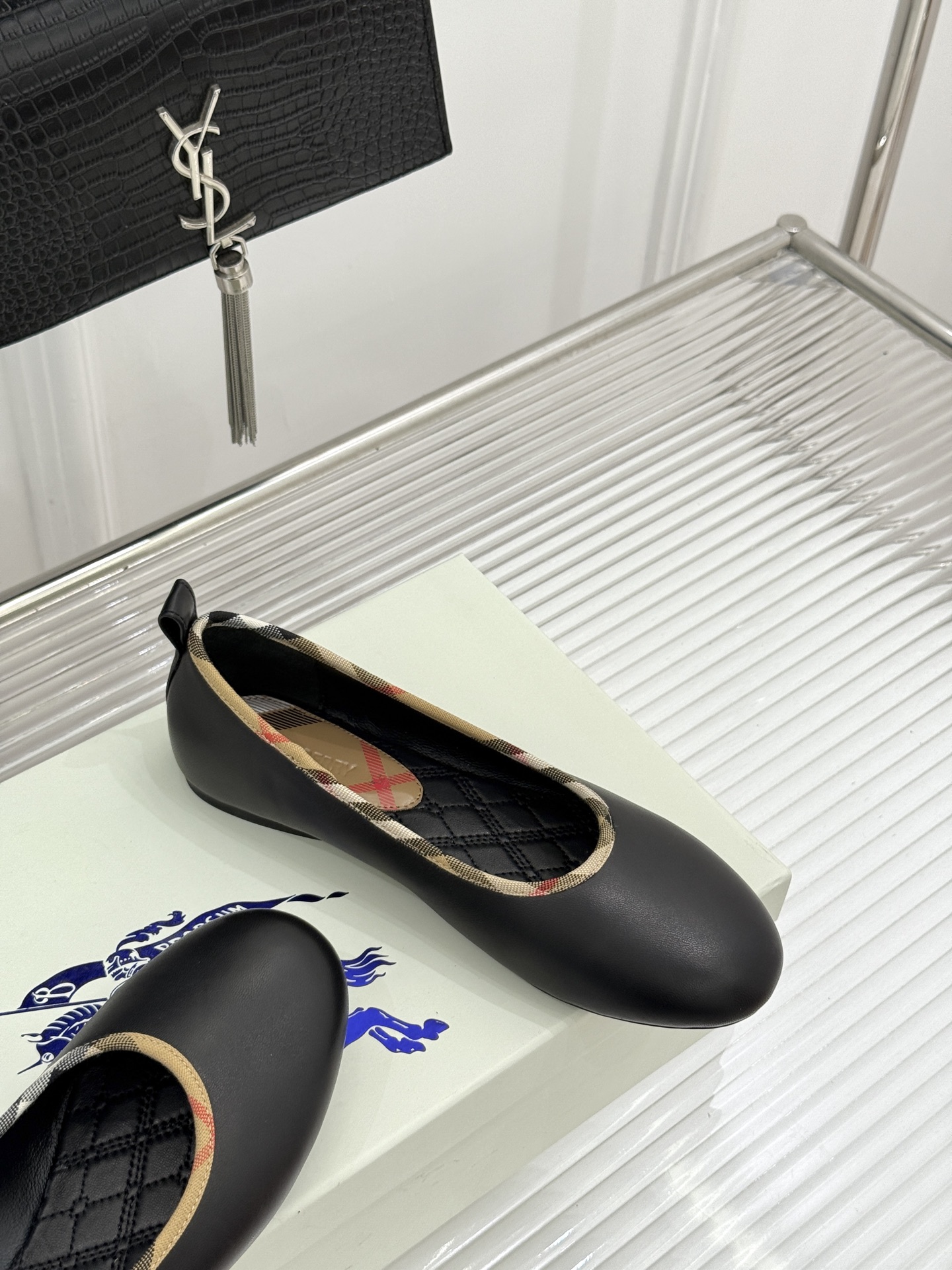 Burberry / 巴宝莉26WF新品 格纹平底芭蕾单舞鞋玛丽珍鞋 经典格纹铺陈老钱格调 芭蕾鞋型柔和衬脚 玛丽珍搭扣