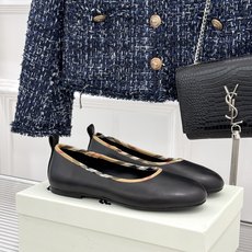 Burberry / 巴宝莉26WF新品 格纹平底芭蕾单舞鞋玛丽珍鞋 经典格纹铺陈老钱格调 芭蕾鞋型柔和衬脚 玛丽珍搭扣 Burberry / 巴宝莉26WF新品 格纹平底芭蕾单舞鞋玛丽珍鞋 经典格纹铺陈老钱格调 芭蕾鞋型柔和衬脚 玛丽珍搭扣