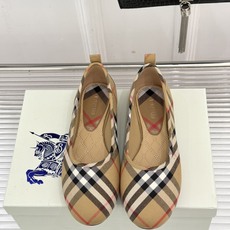Burberry / 巴宝莉26WF新品 格纹平底芭蕾单舞鞋玛丽珍鞋 经典格纹铺陈老钱格调 芭蕾鞋型柔和衬脚 玛丽珍搭扣 Burberry / 巴宝莉26WF新品 格纹平底芭蕾单舞鞋玛丽珍鞋 经典格纹铺陈老钱格调 芭蕾鞋型柔和衬脚 玛丽珍搭扣