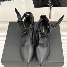 DYMONLATRY 26WF新品 拼接尖头系带西部靴短靴 拼接肌理重塑西部格调 尖头勾勒纤长腿部线条 系带设计添飒爽气 DYMONLATRY 26WF新品 拼接尖头系带西部靴短靴 拼接肌理重塑西部格调 尖头勾勒纤长腿部线条 系带设计添飒爽气