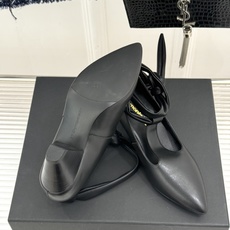 DYMONLATRY 26WF新品 拼接尖头系带西部靴短靴 拼接肌理重塑西部格调 尖头勾勒纤长腿部线条 系带设计添飒爽气 DYMONLATRY 26WF新品 拼接尖头系带西部靴短靴 拼接肌理重塑西部格调 尖头勾勒纤长腿部线条 系带设计添飒爽气