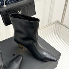 DYMONLATRY 26WF新品 褶皱金属粗锥形跟堆堆靴 DYMONLATRY 26WF秋冬新作 褶皱肌理勾勒随性腔调 DYMONLATRY 26WF新品 褶皱金属粗锥形跟堆堆靴 DYMONLATRY 26WF秋冬新作 褶皱肌理勾勒随性腔调