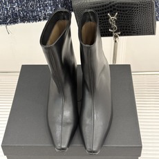 DYMONLATRY 26WF新品 褶皱金属粗锥形跟堆堆靴 DYMONLATRY 26WF秋冬新作 褶皱肌理勾勒随性腔调 DYMONLATRY 26WF新品 褶皱金属粗锥形跟堆堆靴 DYMONLATRY 26WF秋冬新作 褶皱肌理勾勒随性腔调