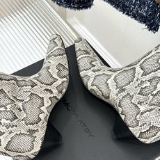 DYMONLATRY 26WF新品 褶皱金属粗锥形跟堆堆靴 DYMONLATRY 26WF秋冬新作 褶皱肌理勾勒随性腔调 DYMONLATRY 26WF新品 褶皱金属粗锥形跟堆堆靴 DYMONLATRY 26WF秋冬新作 褶皱肌理勾勒随性腔调