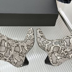 DYMONLATRY 26WF新品 褶皱金属粗锥形跟堆堆靴 DYMONLATRY 26WF秋冬新作 褶皱肌理勾勒随性腔调 DYMONLATRY 26WF新品 褶皱金属粗锥形跟堆堆靴 DYMONLATRY 26WF秋冬新作 褶皱肌理勾勒随性腔调