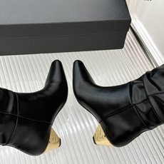 DYMONLATRY 26WF新品 褶皱金属粗锥形跟堆堆靴 DYMONLATRY 26WF秋冬新作 褶皱肌理勾勒随性腔调 DYMONLATRY 26WF新品 褶皱金属粗锥形跟堆堆靴 DYMONLATRY 26WF秋冬新作 褶皱肌理勾勒随性腔调
