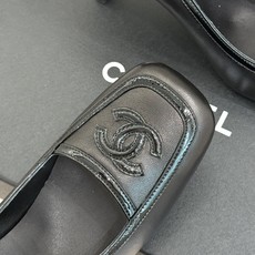 CHANE*|小香26B新品双C 拼色复古方头粗跟高跟鞋 双C徽标尽显精致质感 复古圆头柔化脚型线条 粗跟稳妥好走不累脚 CHANE*|小香26B新品双C 拼色复古方头粗跟高跟鞋 双C徽标尽显精致质感 复古圆头柔化脚型线条 粗跟稳妥好走不累脚