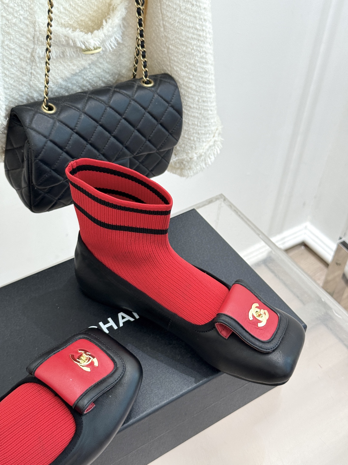 CHANE*|小香经典双C翻盖方头 休闲芭蕾舞平底袜子靴短靴 小香翻盖袜靴太绝了 经典双C镌刻满满高级感 方头版型利落显 CHANE*|小香经典双C翻盖方头 休闲芭蕾舞平底袜子靴短靴 小香翻盖袜靴太绝了 经典双C镌刻满满高级感 方头版型利落显