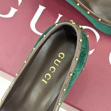 Gucci/古驰26WF新品花马衔扣 饰铆钉尖头高跟鞋 经典马衔扣缀鞋面 金属铆钉点缀增添酷飒感 尖头线条修饰纤细脚型 Gucci/古驰26WF新品花马衔扣 饰铆钉尖头高跟鞋 经典马衔扣缀鞋面 金属铆钉点缀增添酷飒感 尖头线条修饰纤细脚型