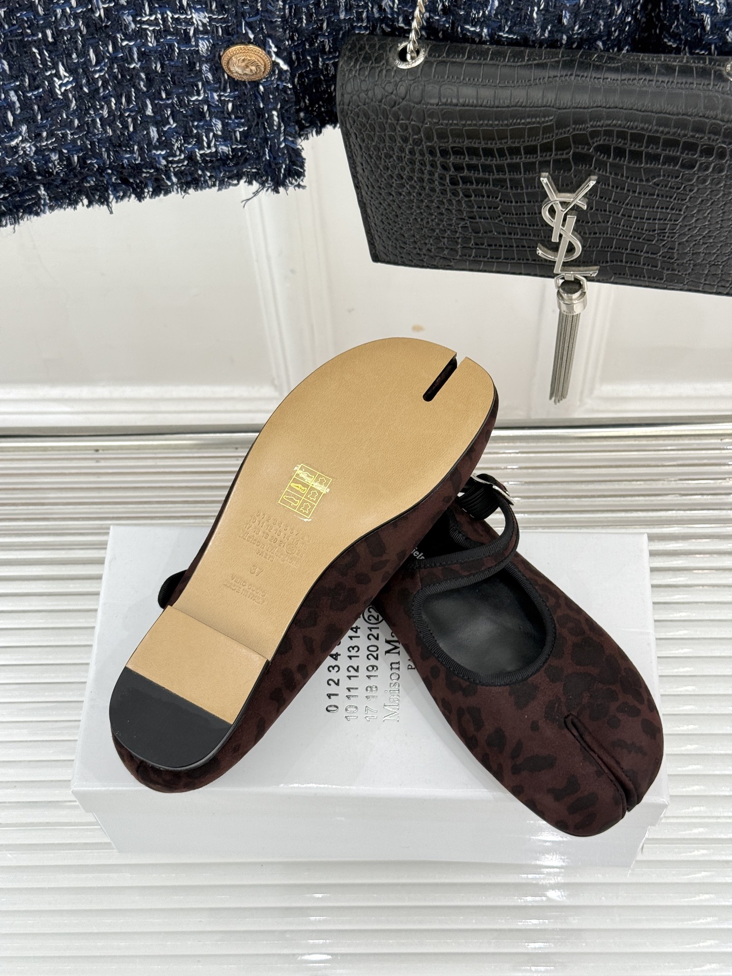 MaisonMargiela｜MM6马吉拉 复古分趾玛丽珍鞋 谁懂马吉拉这双的魅力 复古分趾玛丽珍鞋型 招牌分趾灵魂设计