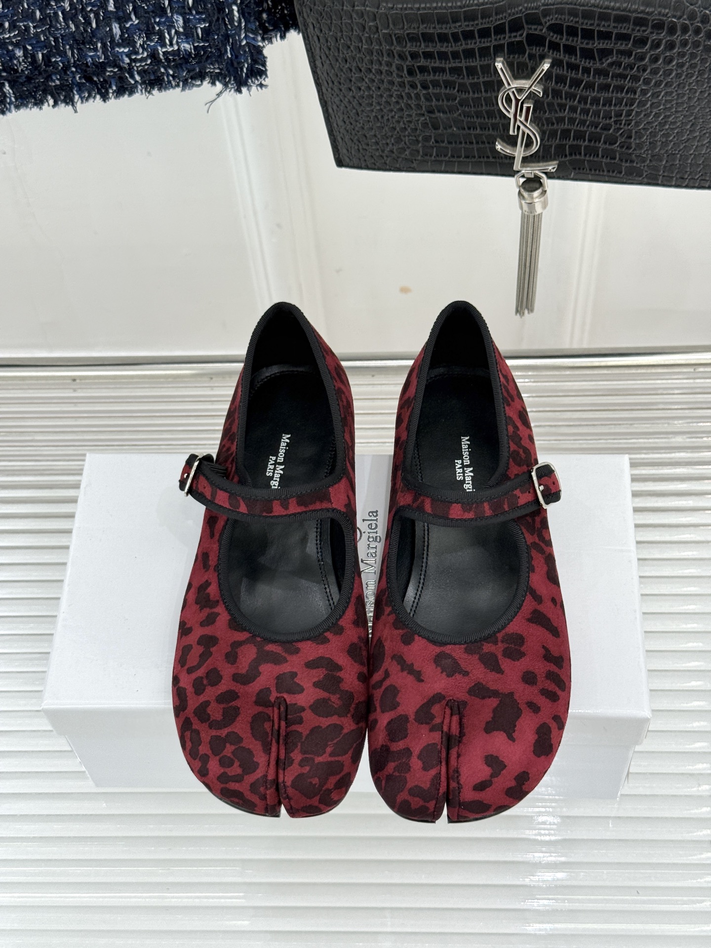MaisonMargiela｜MM6马吉拉 复古分趾玛丽珍鞋 谁懂马吉拉这双的魅力 复古分趾玛丽珍鞋型 招牌分趾灵魂设计