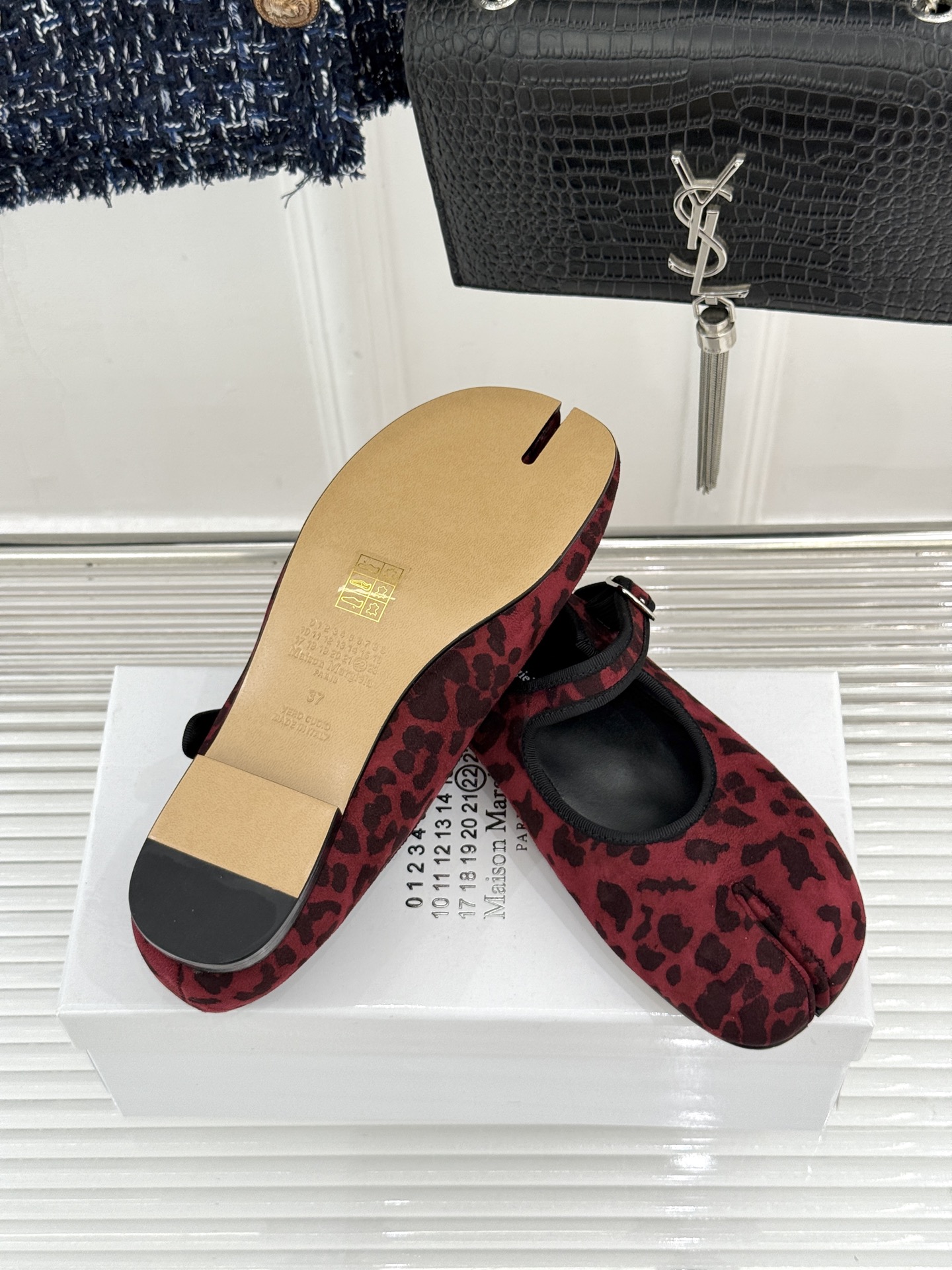 MaisonMargiela｜MM6马吉拉 复古分趾玛丽珍鞋 谁懂马吉拉这双的魅力 复古分趾玛丽珍鞋型 招牌分趾灵魂设计