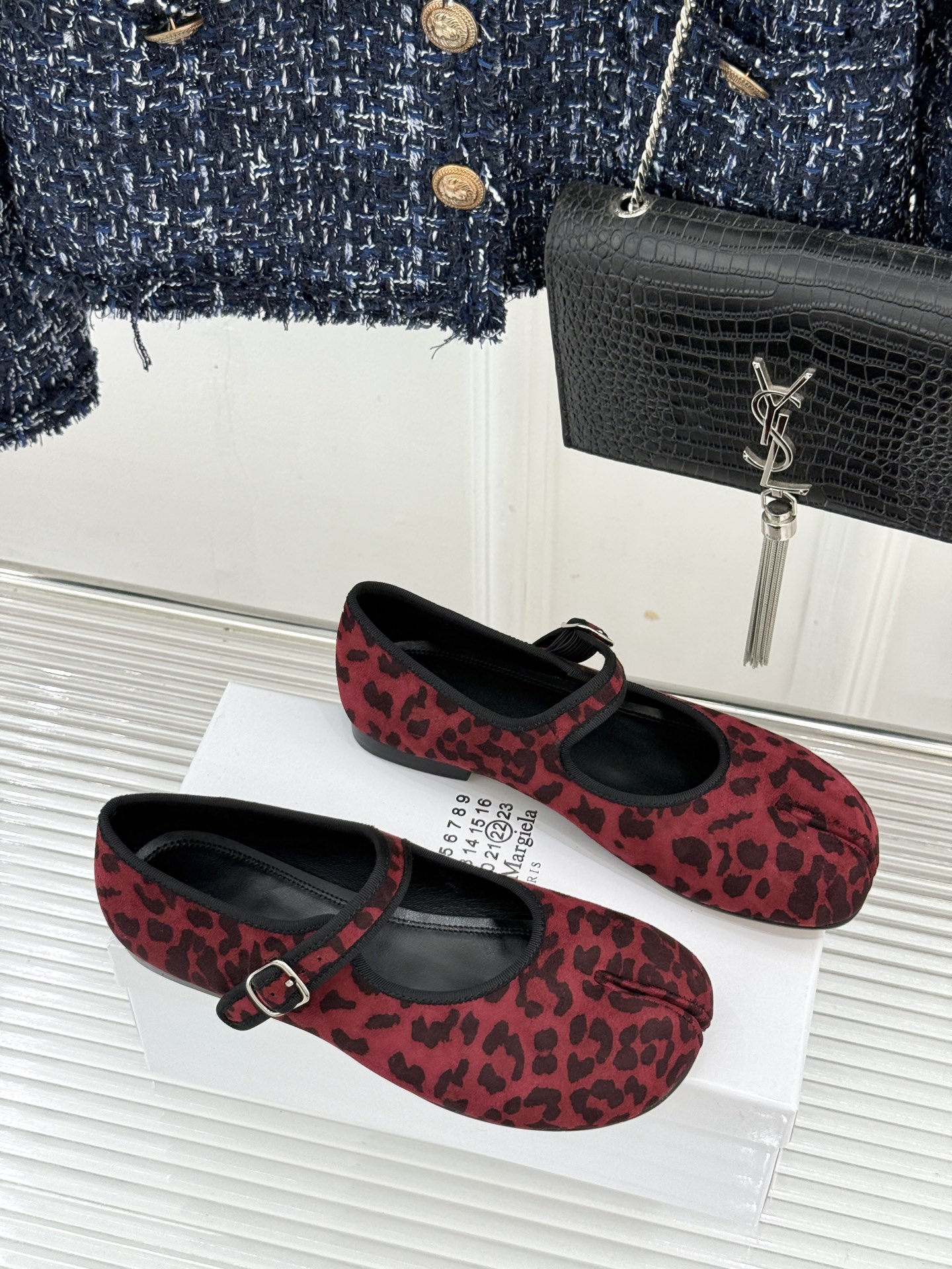 MaisonMargiela｜MM6马吉拉 复古分趾玛丽珍鞋 谁懂马吉拉这双的魅力 复古分趾玛丽珍鞋型 招牌分趾灵魂设计