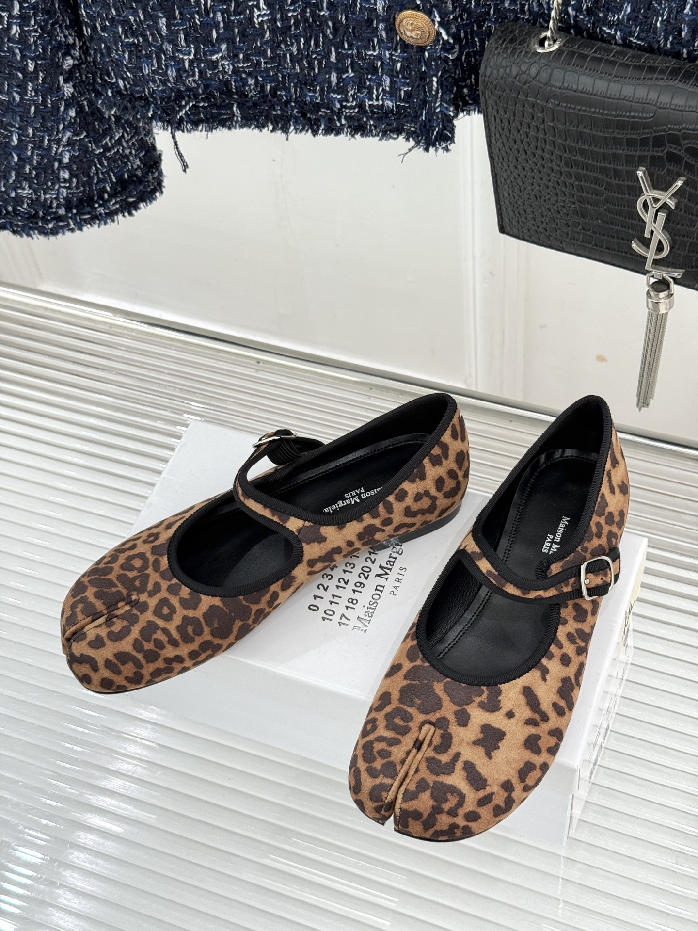 MaisonMargiela|MM6马吉拉 复古分趾玛丽珍鞋 谁懂马吉拉这双的魅力 复古分趾玛丽珍鞋型 招牌分趾灵魂设计 MaisonMargiela|MM6马吉拉 复古分趾玛丽珍鞋 谁懂马吉拉这双的魅力 复古分趾玛丽珍鞋型 招牌分趾灵魂设计