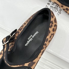MaisonMargiela|MM6马吉拉 复古分趾玛丽珍鞋 谁懂马吉拉这双的魅力 复古分趾玛丽珍鞋型 招牌分趾灵魂设计 MaisonMargiela|MM6马吉拉 复古分趾玛丽珍鞋 谁懂马吉拉这双的魅力 复古分趾玛丽珍鞋型 招牌分趾灵魂设计
