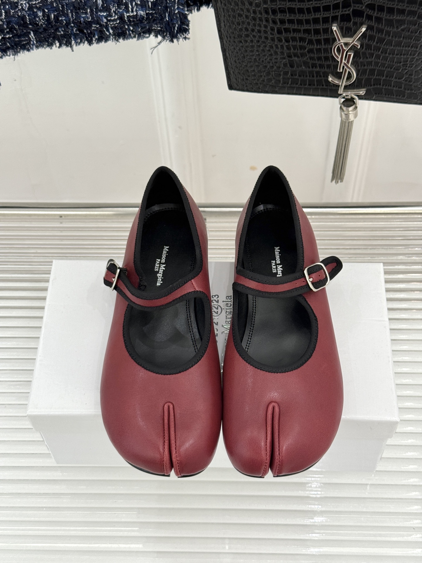 MaisonMargiela｜MM6马吉拉 复古分趾玛丽珍鞋 谁懂马吉拉这双的魅力 复古分趾玛丽珍鞋型 招牌分趾灵魂设计