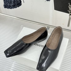 Khaite 26WF春夏新品极简 方头平底奶奶鞋单鞋 极简方头衬脚型秀气 柔润牛皮触感细腻亲肤 意式匠心工艺细节考究 Khaite 26WF春夏新品极简 方头平底奶奶鞋单鞋 极简方头衬脚型秀气 柔润牛皮触感细腻亲肤 意式匠心工艺细节考究