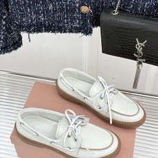 MiuMiu/缪缪26WF新品复古风 系带休闲乐福鞋小皮鞋 复古圆头勾勒学院少女氛围 精致系带设计随性可调节 甄选柔润皮 MiuMiu/缪缪26WF新品复古风 系带休闲乐福鞋小皮鞋 复古圆头勾勒学院少女氛围 精致系带设计随性可调节 甄选柔润皮