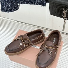 MiuMiu/缪缪26WF新品复古风 系带休闲乐福鞋小皮鞋 复古圆头勾勒学院少女氛围 精致系带设计随性可调节 甄选柔润皮 MiuMiu/缪缪26WF新品复古风 系带休闲乐福鞋小皮鞋 复古圆头勾勒学院少女氛围 精致系带设计随性可调节 甄选柔润皮