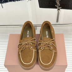 MiuMiu/缪缪26WF新品复古风 系带休闲乐福鞋小皮鞋 复古圆头勾勒学院少女氛围 精致系带设计随性可调节 甄选柔润皮 MiuMiu/缪缪26WF新品复古风 系带休闲乐福鞋小皮鞋 复古圆头勾勒学院少女氛围 精致系带设计随性可调节 甄选柔润皮