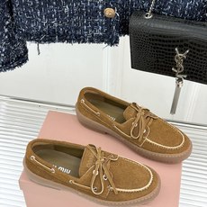 MiuMiu/缪缪26WF新品复古风 系带休闲乐福鞋小皮鞋 复古圆头勾勒学院少女氛围 精致系带设计随性可调节 甄选柔润皮 MiuMiu/缪缪26WF新品复古风 系带休闲乐福鞋小皮鞋 复古圆头勾勒学院少女氛围 精致系带设计随性可调节 甄选柔润皮
