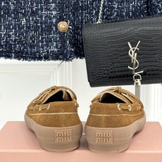 MiuMiu/缪缪26WF新品复古风 系带休闲乐福鞋小皮鞋 复古圆头勾勒学院少女氛围 精致系带设计随性可调节 甄选柔润皮 MiuMiu/缪缪26WF新品复古风 系带休闲乐福鞋小皮鞋 复古圆头勾勒学院少女氛围 精致系带设计随性可调节 甄选柔润皮