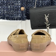 MiuMiu/缪缪26WF新品复古风 系带休闲乐福鞋小皮鞋 复古圆头勾勒学院少女氛围 精致系带设计随性可调节 甄选柔润皮 MiuMiu/缪缪26WF新品复古风 系带休闲乐福鞋小皮鞋 复古圆头勾勒学院少女氛围 精致系带设计随性可调节 甄选柔润皮
