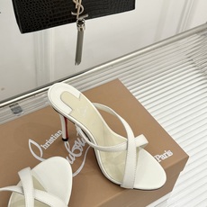 ChristinLouboutin/CL26WF新品 交叉带高跟红底鞋高跟拖鞋 标志性红底辨识度直接拉满 交叉细带勾勒足 ChristinLouboutin/CL26WF新品 交叉带高跟红底鞋高跟拖鞋 标志性红底辨识度直接拉满 交叉细带勾勒足