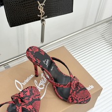 ChristinLouboutin/CL26WF新品 交叉带高跟红底鞋高跟拖鞋 标志性红底辨识度直接拉满 交叉细带勾勒足 ChristinLouboutin/CL26WF新品 交叉带高跟红底鞋高跟拖鞋 标志性红底辨识度直接拉满 交叉细带勾勒足