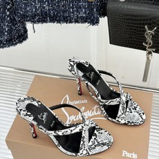 ChristinLouboutin/CL26WF新品 交叉带高跟红底鞋高跟拖鞋 标志性红底辨识度直接拉满 交叉细带勾勒足 ChristinLouboutin/CL26WF新品 交叉带高跟红底鞋高跟拖鞋 标志性红底辨识度直接拉满 交叉细带勾勒足