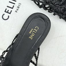 Celine/赛琳26WF新品凯旋门 度假风编织罗马平底凉鞋 凯旋门金扣藏着精致细节 编织肌理自带度假松弛感 平底鞋型走 Celine/赛琳26WF新品凯旋门 度假风编织罗马平底凉鞋 凯旋门金扣藏着精致细节 编织肌理自带度假松弛感 平底鞋型走