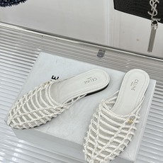 Celine/赛琳26WF新品凯旋门 度假风编织罗马平底凉鞋 凯旋门金扣藏着精致细节 编织肌理自带度假松弛感 平底鞋型走 Celine/赛琳26WF新品凯旋门 度假风编织罗马平底凉鞋 凯旋门金扣藏着精致细节 编织肌理自带度假松弛感 平底鞋型走