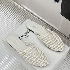 Celine/赛琳26WF新品凯旋门 度假风编织罗马平底凉鞋 凯旋门金扣藏着精致细节 编织肌理自带度假松弛感 平底鞋型走 Celine/赛琳26WF新品凯旋门 度假风编织罗马平底凉鞋 凯旋门金扣藏着精致细节 编织肌理自带度假松弛感 平底鞋型走