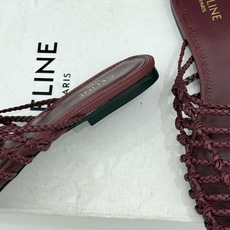 Celine/赛琳26WF新品凯旋门 度假风编织罗马平底凉鞋 凯旋门金扣藏着精致细节 编织肌理自带度假松弛感 平底鞋型走 Celine/赛琳26WF新品凯旋门 度假风编织罗马平底凉鞋 凯旋门金扣藏着精致细节 编织肌理自带度假松弛感 平底鞋型走