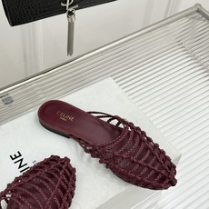 Celine/赛琳26WF新品凯旋门 度假风编织罗马平底凉鞋 凯旋门金扣藏着精致细节 编织肌理自带度假松弛感 平底鞋型走 Celine/赛琳26WF新品凯旋门 度假风编织罗马平底凉鞋 凯旋门金扣藏着精致细节 编织肌理自带度假松弛感 平底鞋型走