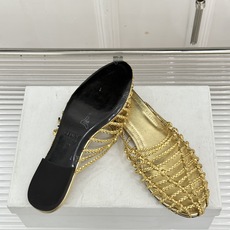 Celine/赛琳26WF新品凯旋门 度假风编织罗马平底凉鞋 凯旋门金扣藏着精致细节 编织肌理自带度假松弛感 平底鞋型走 Celine/赛琳26WF新品凯旋门 度假风编织罗马平底凉鞋 凯旋门金扣藏着精致细节 编织肌理自带度假松弛感 平底鞋型走