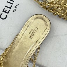 Celine/赛琳26WF新品凯旋门 度假风编织罗马平底凉鞋 凯旋门金扣藏着精致细节 编织肌理自带度假松弛感 平底鞋型走 Celine/赛琳26WF新品凯旋门 度假风编织罗马平底凉鞋 凯旋门金扣藏着精致细节 编织肌理自带度假松弛感 平底鞋型走
