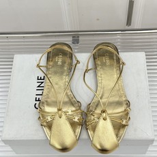 Celine/赛琳26WF新品凯旋门 度假风细带平底凉鞋 凯旋门金扣精致辨识度高 细带勾勒纤细足踝线条 平底稳当走路毫不 Celine/赛琳26WF新品凯旋门 度假风细带平底凉鞋 凯旋门金扣精致辨识度高 细带勾勒纤细足踝线条 平底稳当走路毫不