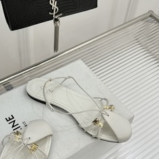 Celine/赛琳26WF新品凯旋门 度假风细带平底凉鞋 凯旋门金扣精致辨识度高 细带勾勒纤细足踝线条 平底稳当走路毫不 Celine/赛琳26WF新品凯旋门 度假风细带平底凉鞋 凯旋门金扣精致辨识度高 细带勾勒纤细足踝线条 平底稳当走路毫不