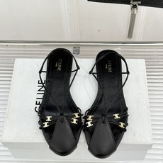 Celine/赛琳26WF新品凯旋门 度假风细带平底凉鞋 凯旋门金扣精致辨识度高 细带勾勒纤细足踝线条 平底稳当走路毫不 Celine/赛琳26WF新品凯旋门 度假风细带平底凉鞋 凯旋门金扣精致辨识度高 细带勾勒纤细足踝线条 平底稳当走路毫不