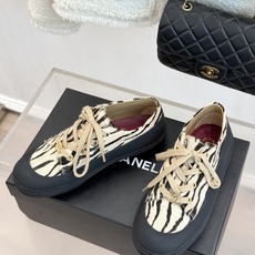 CHANE*|小香26B新品双C 豹纹松糕厚底休闲鞋运动鞋 CHANEL26B秋冬休闲新作 麂皮质感细腻高级 双C标识点 CHANE*|小香26B新品双C 豹纹松糕厚底休闲鞋运动鞋 CHANEL26B秋冬休闲新作 麂皮质感细腻高级 双C标识点