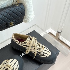 CHANE*|小香26B新品双C 豹纹松糕厚底休闲鞋运动鞋 CHANEL26B秋冬休闲新作 麂皮质感细腻高级 双C标识点 CHANE*|小香26B新品双C 豹纹松糕厚底休闲鞋运动鞋 CHANEL26B秋冬休闲新作 麂皮质感细腻高级 双C标识点
