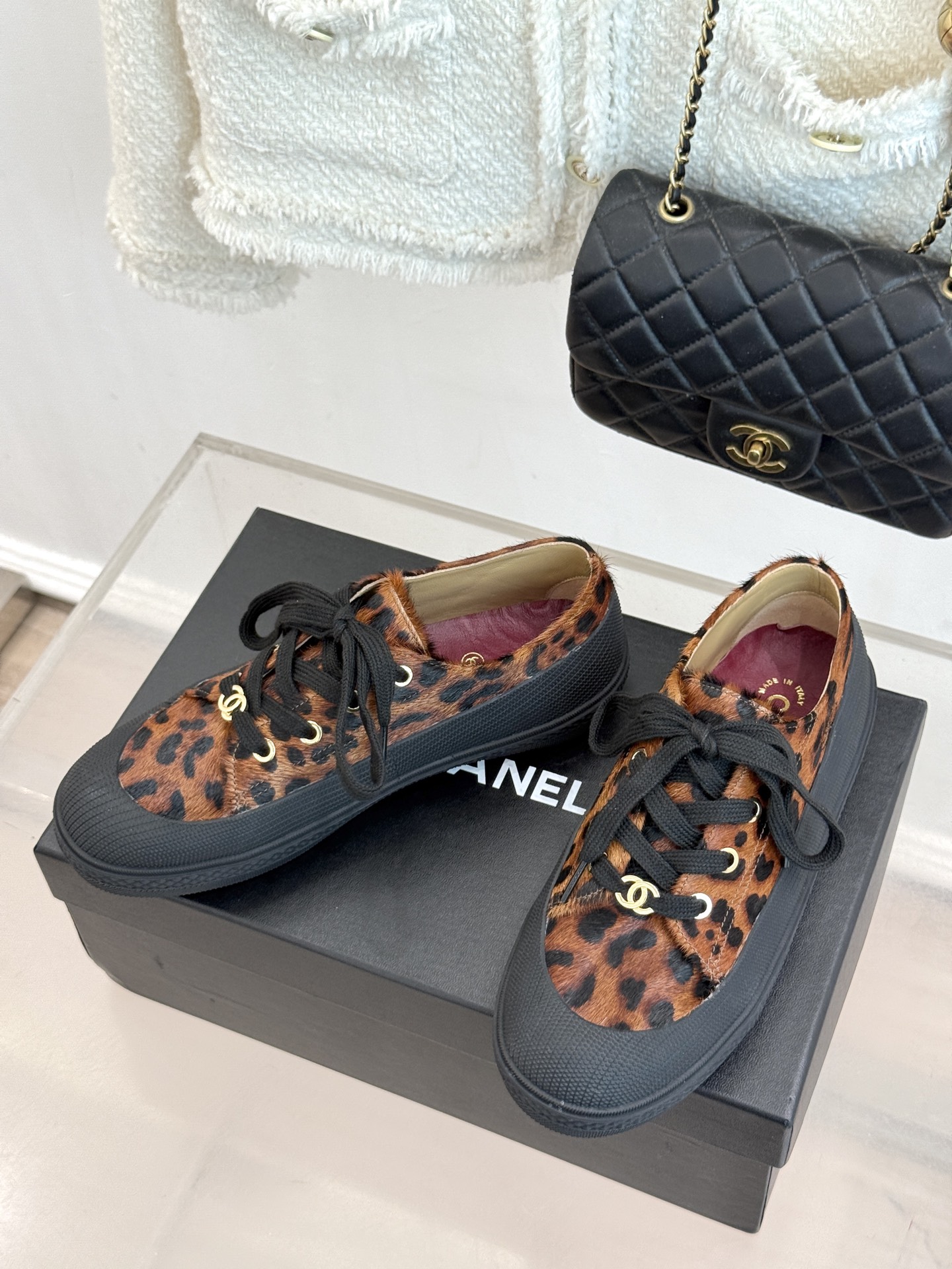 CHANE*|小香26B新品双C 豹纹松糕厚底休闲鞋运动鞋 CHANEL26B秋冬休闲新作 麂皮质感细腻高级 双C标识点 CHANE*|小香26B新品双C 豹纹松糕厚底休闲鞋运动鞋 CHANEL26B秋冬休闲新作 麂皮质感细腻高级 双C标识点