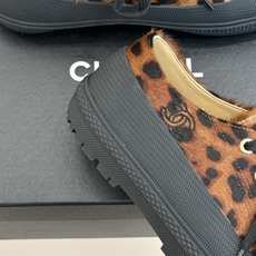 CHANE*|小香26B新品双C 豹纹松糕厚底休闲鞋运动鞋 CHANEL26B秋冬休闲新作 麂皮质感细腻高级 双C标识点 CHANE*|小香26B新品双C 豹纹松糕厚底休闲鞋运动鞋 CHANEL26B秋冬休闲新作 麂皮质感细腻高级 双C标识点