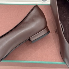 Loro Piana/LP经典复古 复古拼色平底单鞋 复古拼色超耐看 老钱氛围感直接拉满 上脚自带慵懒高级气质 低饱和拼 Loro Piana/LP经典复古 复古拼色平底单鞋 复古拼色超耐看 老钱氛围感直接拉满 上脚自带慵懒高级气质 低饱和拼