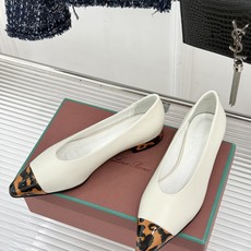 Loro Piana/LP经典复古 复古拼色平底单鞋 复古拼色超耐看 老钱氛围感直接拉满 上脚自带慵懒高级气质 低饱和拼 Loro Piana/LP经典复古 复古拼色平底单鞋 复古拼色超耐看 老钱氛围感直接拉满 上脚自带慵懒高级气质 低饱和拼