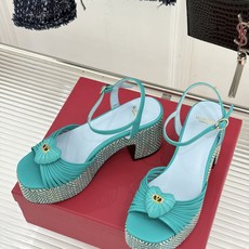 Valentino/华伦天奴26WF新品 露趾爱心编织防水台粗跟凉鞋 爱心露趾甜到心巴 防水台粗跟超显高 软弹脚感暴走也 Valentino/华伦天奴26WF新品 露趾爱心编织防水台粗跟凉鞋 爱心露趾甜到心巴 防水台粗跟超显高 软弹脚感暴走也