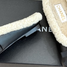 CHANE*|小香秋冬双C蝴蝶结 平底穆勒包头毛鞋毛毛鞋 蝴蝶结缀着金属双C 羊羔毛软糯锁温亲肤 平底软弹走路超省心 包 CHANE*|小香秋冬双C蝴蝶结 平底穆勒包头毛鞋毛毛鞋 蝴蝶结缀着金属双C 羊羔毛软糯锁温亲肤 平底软弹走路超省心 包